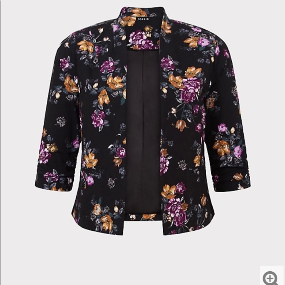 BLACK FLORAL CUTAWAY BLAZER